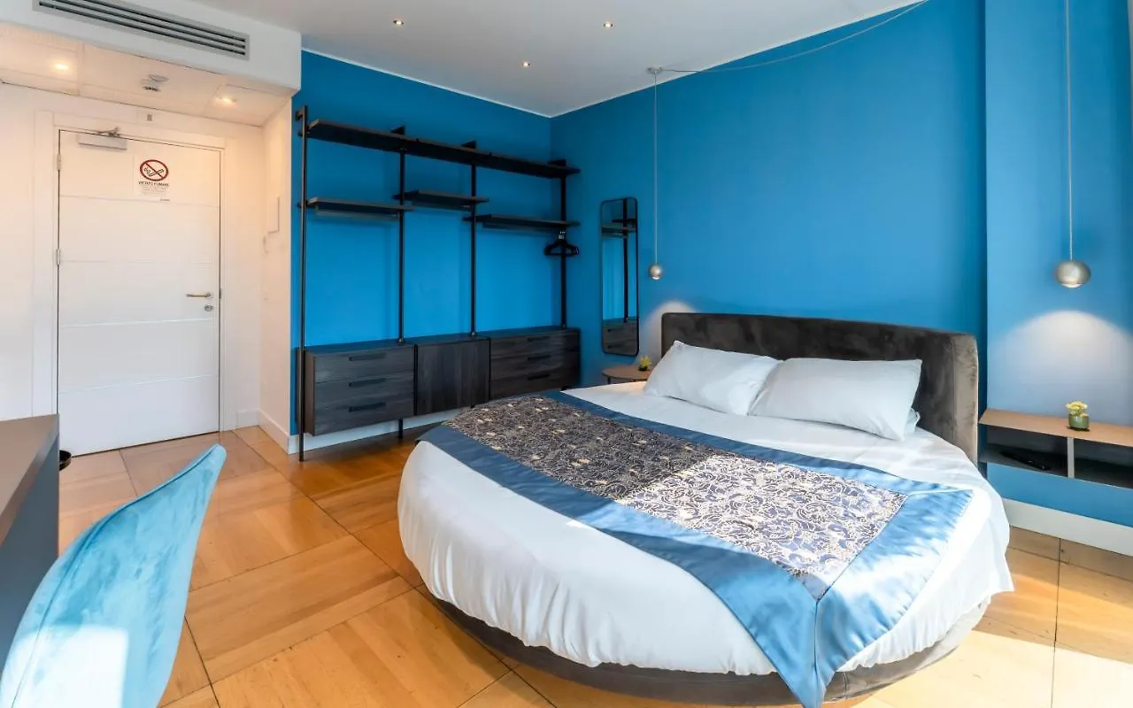 Missori Suites Mediolan 0*,  Włochy